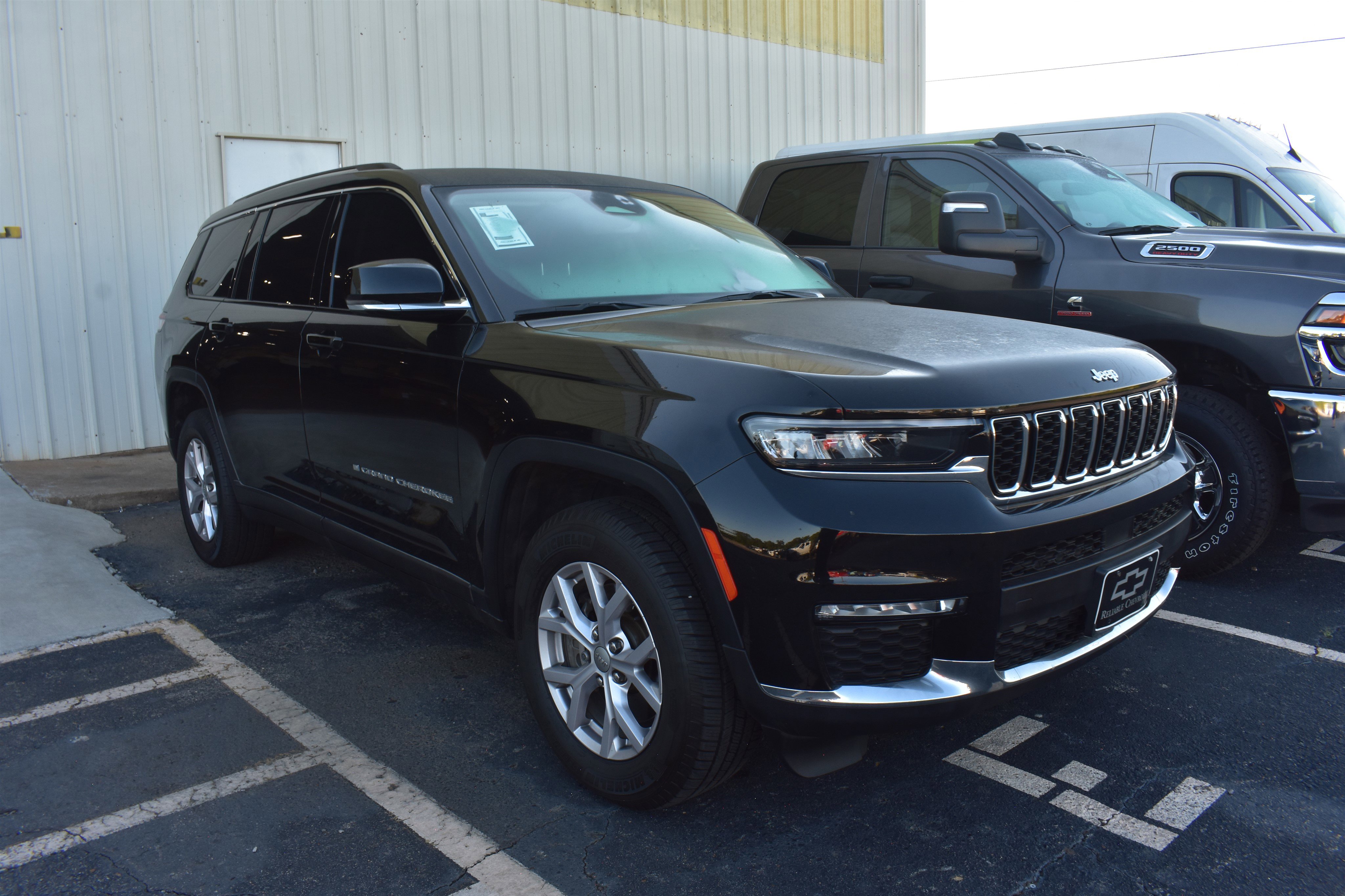 2022 Jeep Grand Cherokee Limited photo 2
