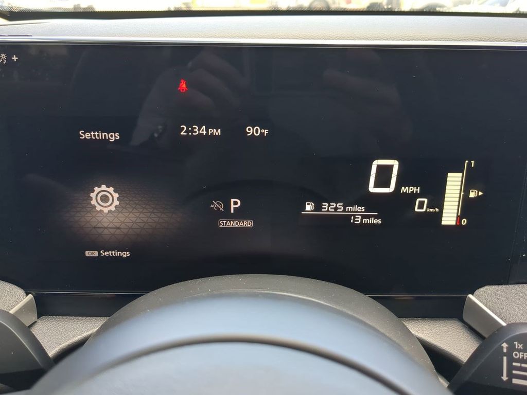 2025 Nissan Kicks SV photo 24