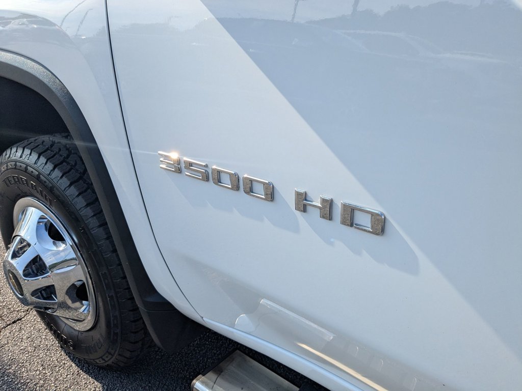 2022 Chevrolet Silverado 3500HD LTZ photo 27