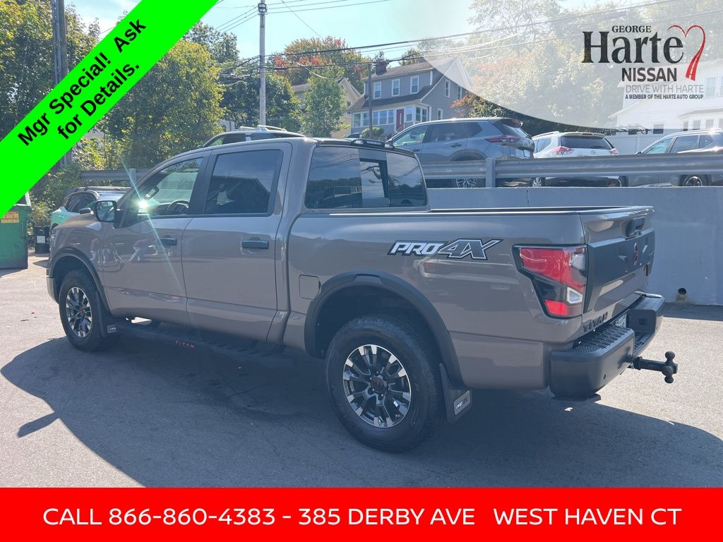 2024 Nissan Titan PRO-4X photo 3