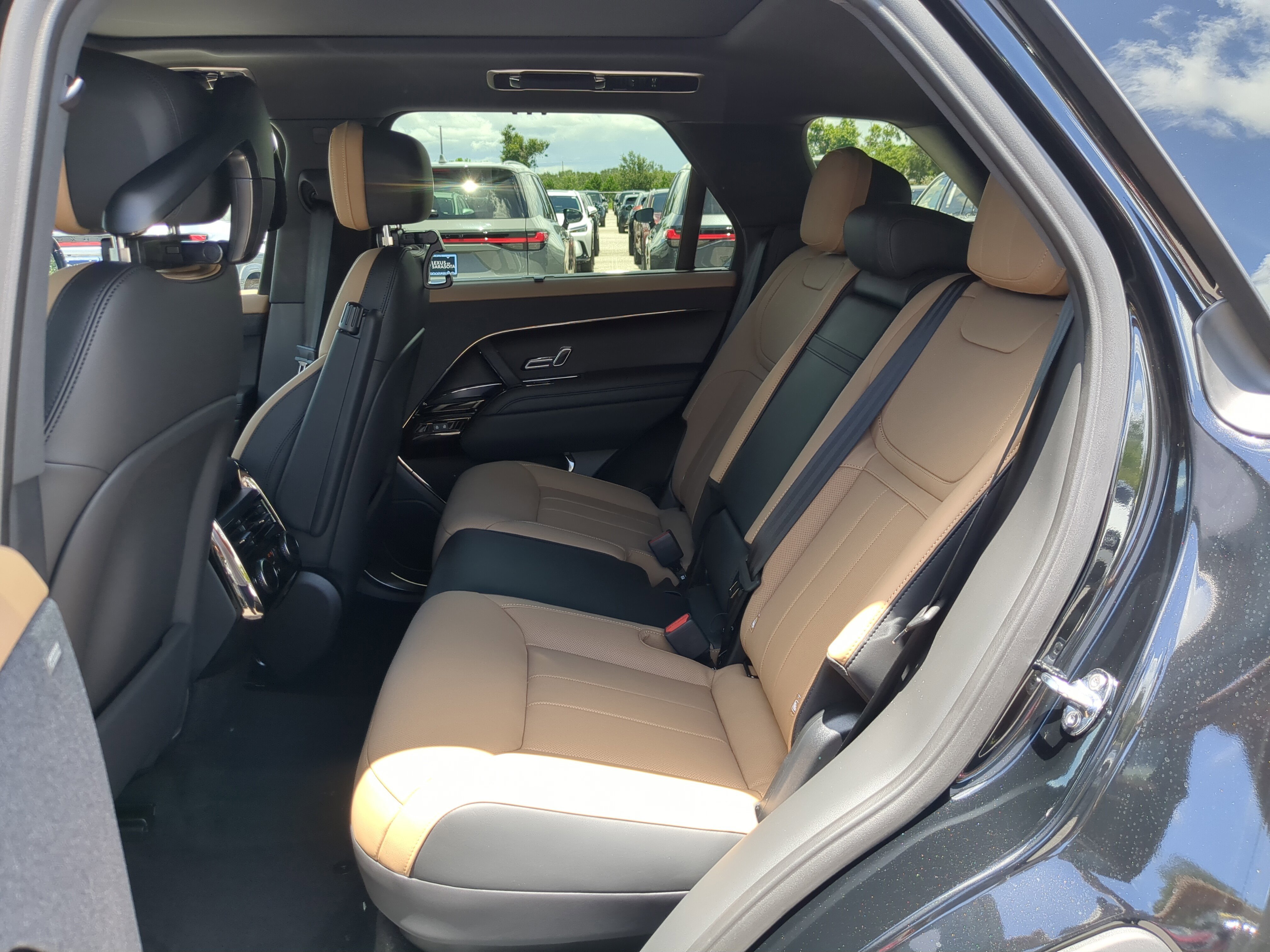 2025 Land Rover Range Rover Sport SE photo 10
