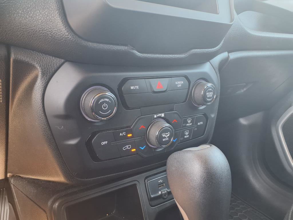 2018 Jeep Renegade Latitude photo 19