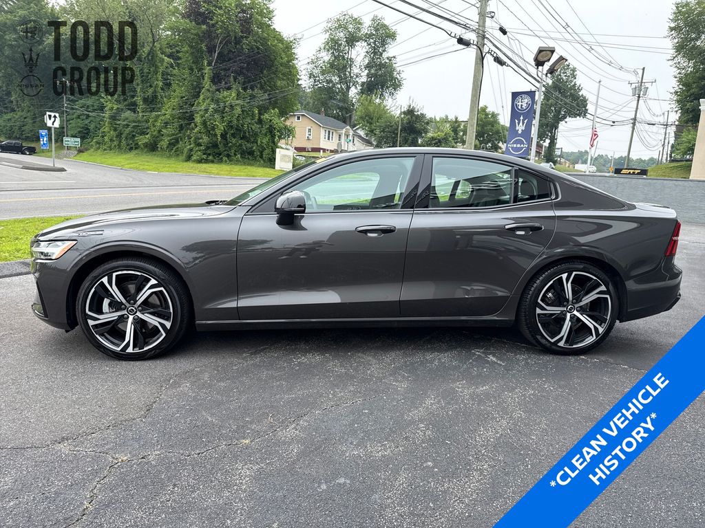 2025 Volvo S60 B5 AWD Core photo 2
