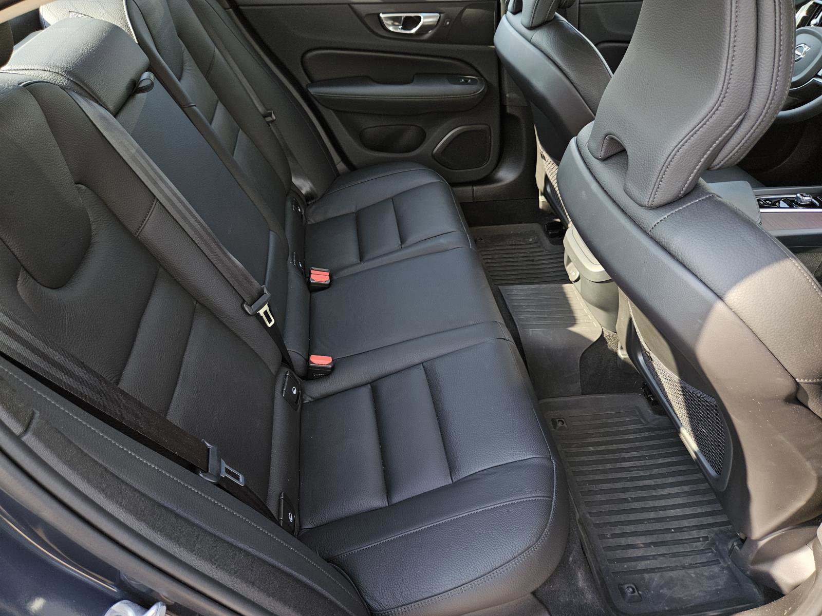 2024 Volvo S60 B5 AWD Plus photo 35