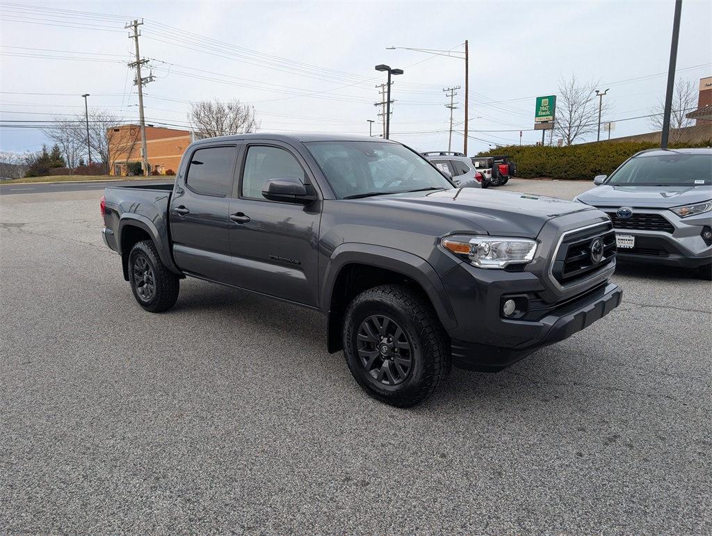 2022 Toyota Tacoma SR5's photo