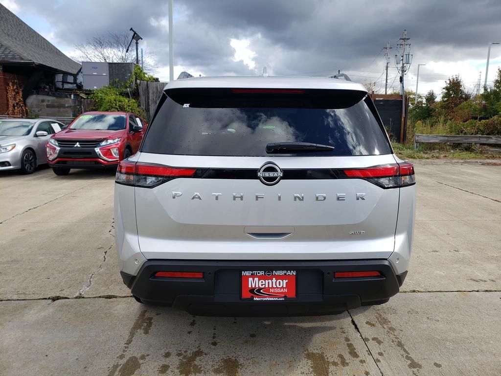 2025 Nissan Pathfinder SV photo 4