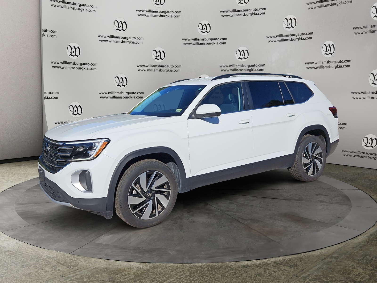 2025 Volkswagen Atlas SE w/Tech's photo