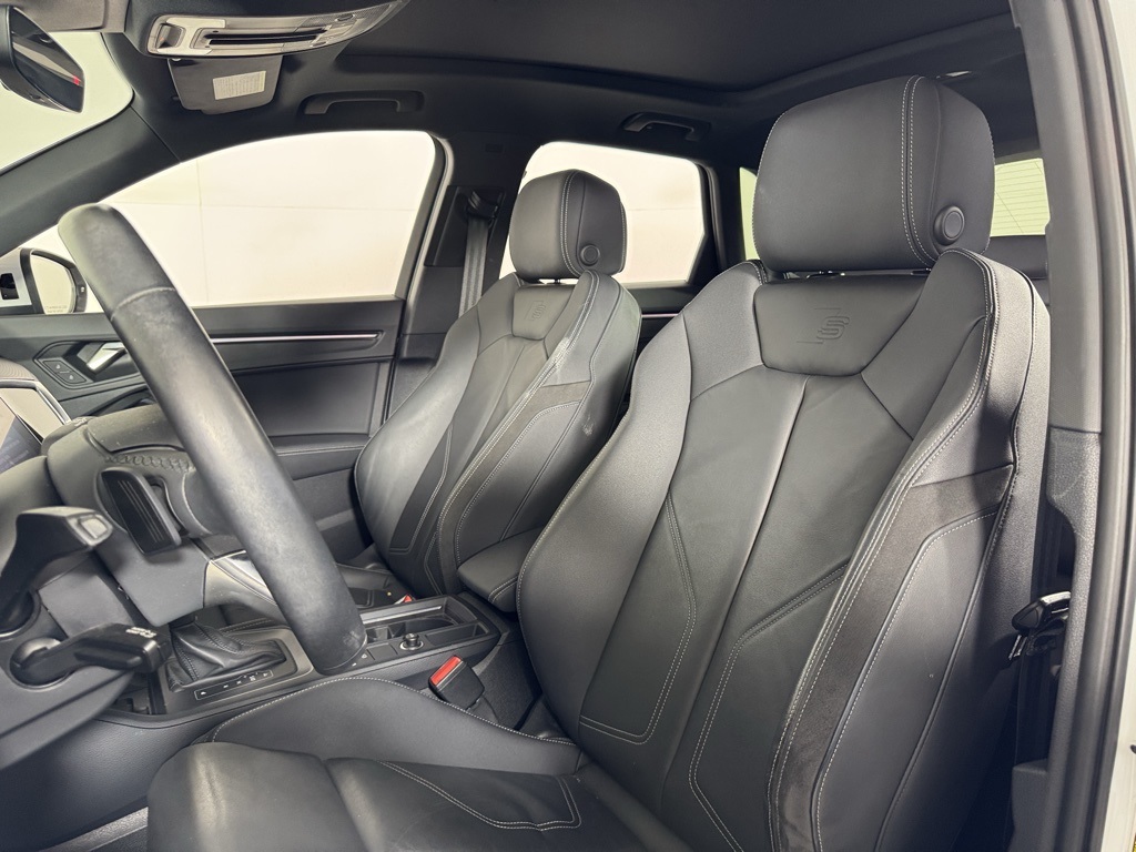 2022 Audi Q3 S line Premium Plus photo 6