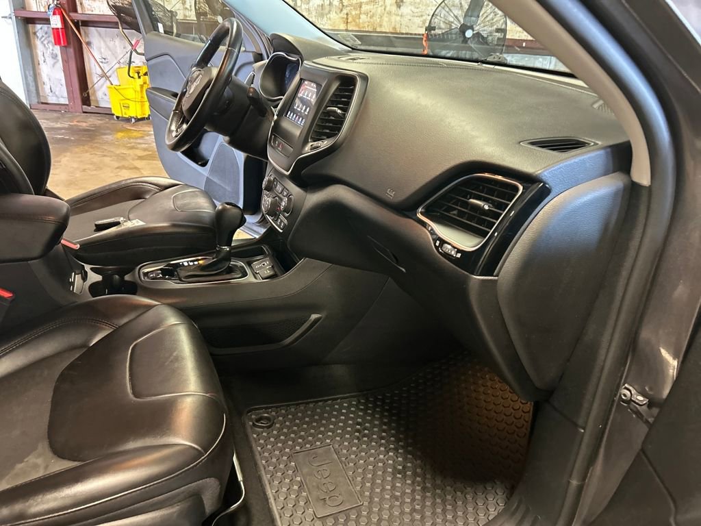 2020 Jeep Cherokee Altitude photo 27