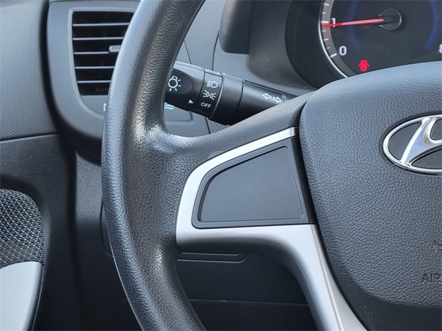 2014 Hyundai Accent GS photo 28