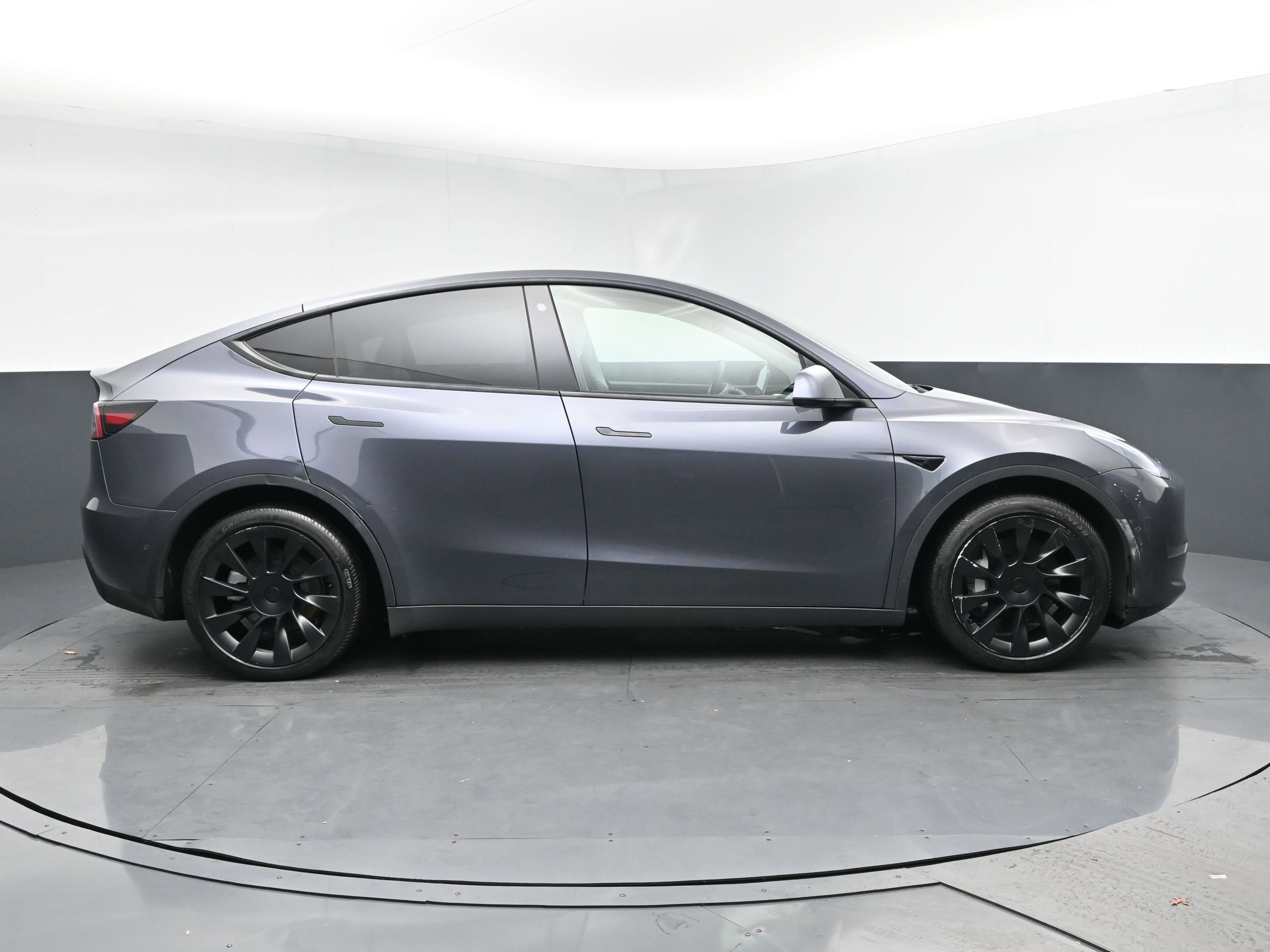 2021 Tesla Model Y Long Range photo 3