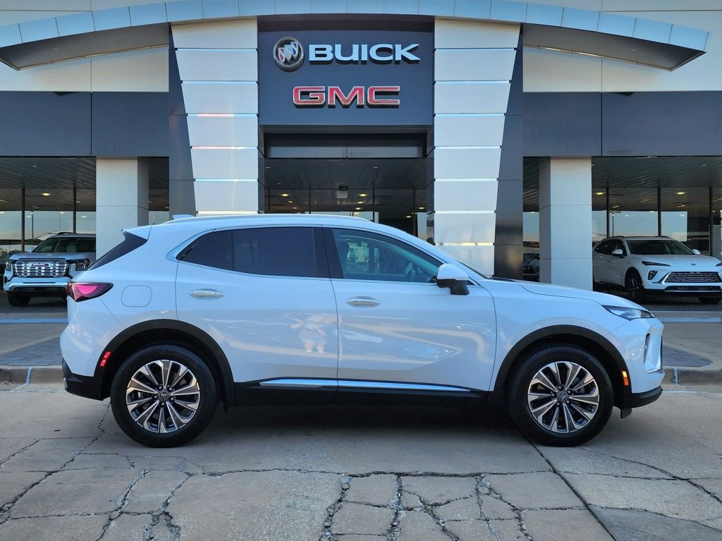 2025 Buick Envision Preferred photo 3