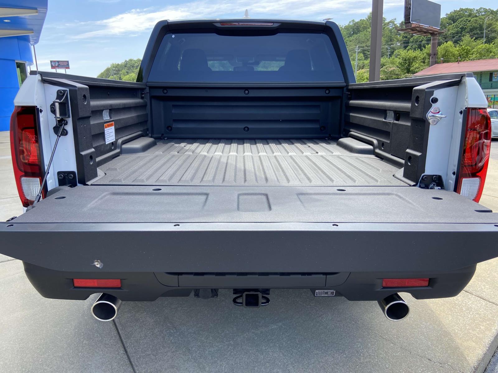 2024 Honda Ridgeline photo 2