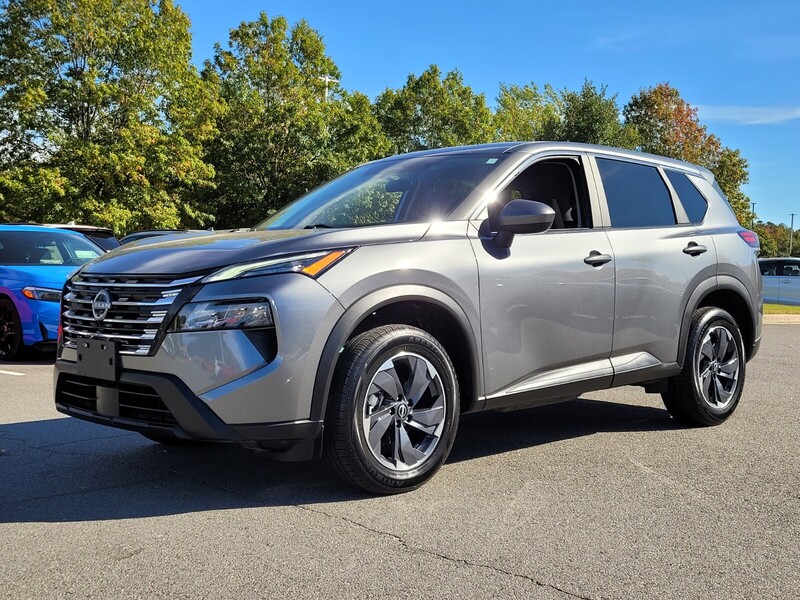 2024 Nissan Rogue SV photo 3