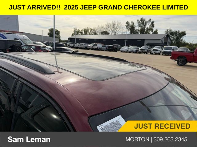 2025 Jeep Grand Cherokee Limited photo 4