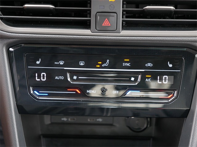 2025 Volkswagen Taos SE photo 29