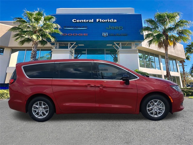 2026 Chrysler Voyager LX photo 3