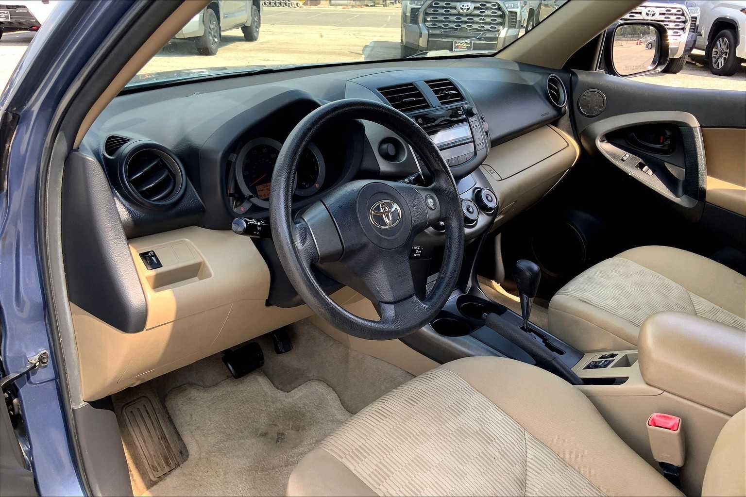2010 Toyota RAV4 Base photo 15