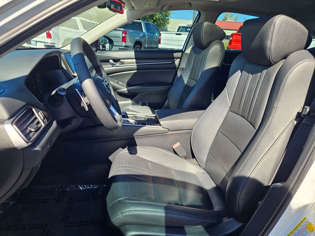 2021 Honda Accord Hybrid EX-L photo 12