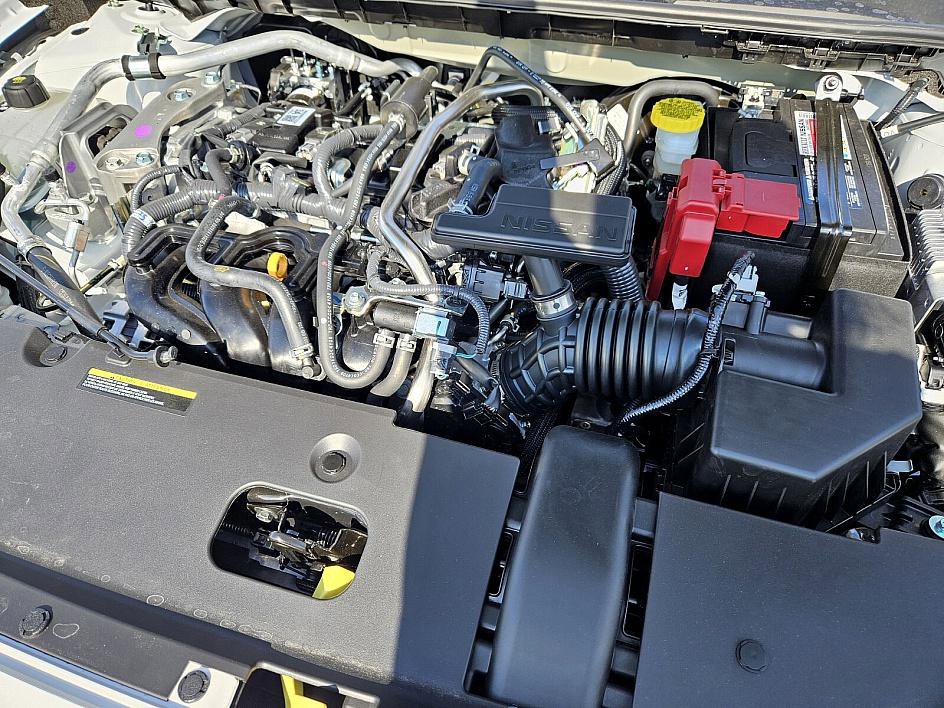 2025 Nissan Sentra SV photo 17