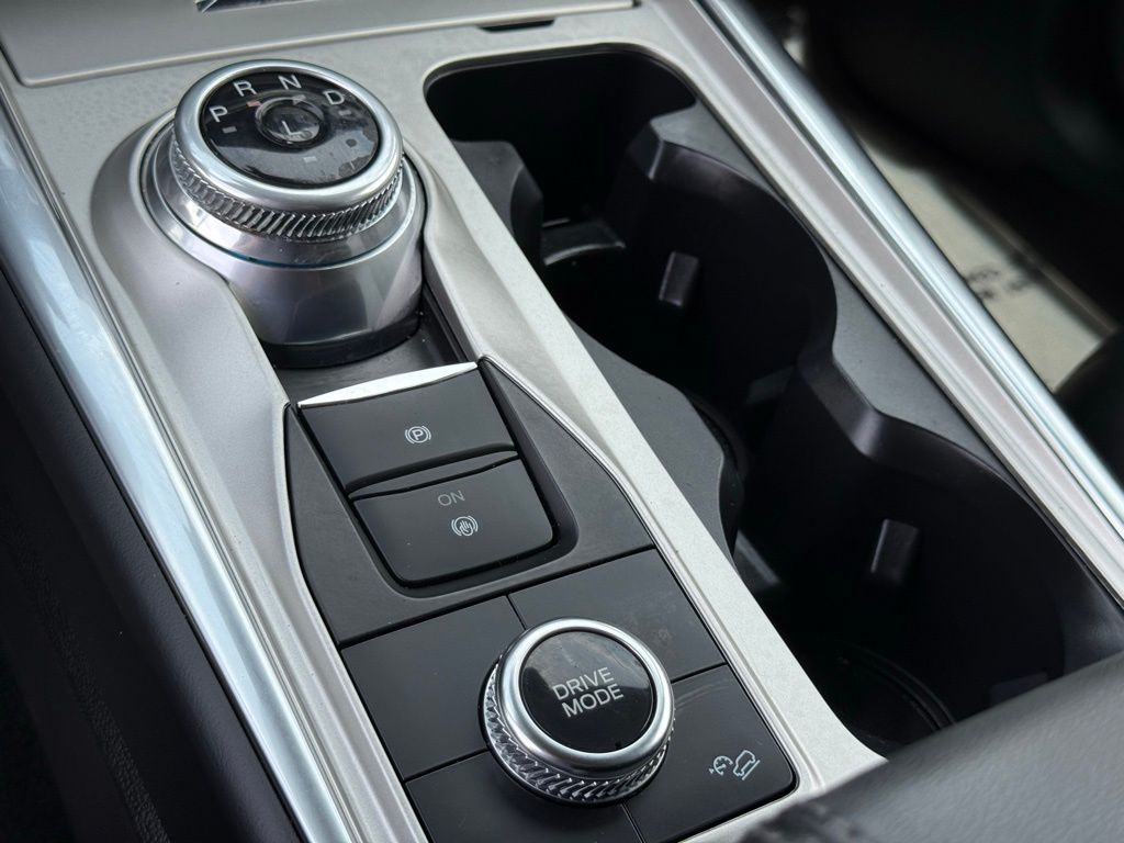2022 Ford Explorer XLT photo 13