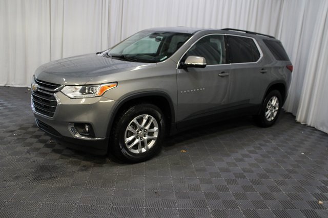 2019 Chevrolet Traverse Cloth 1LT photo 2