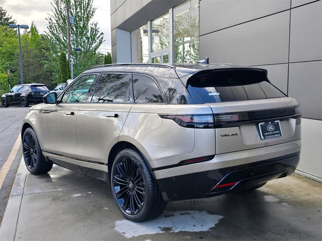 2026 Land Rover Range Rover Velar SE photo 4
