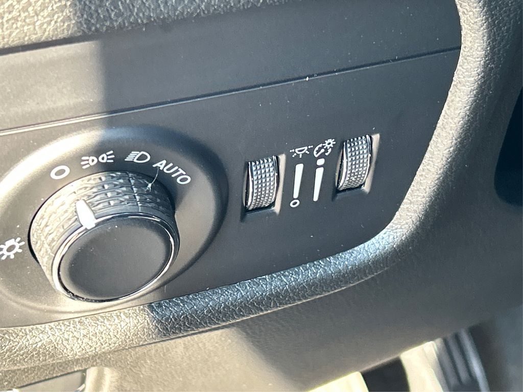2025 Jeep Grand Cherokee Laredo X photo 34