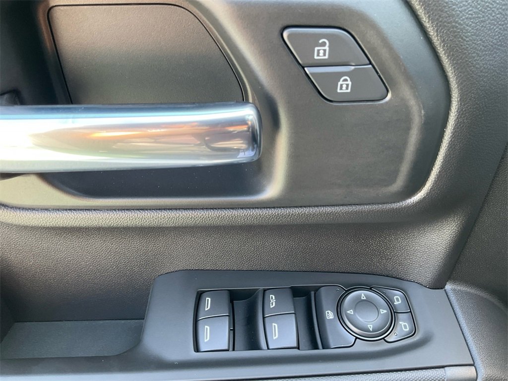 2025 Chevrolet Silverado 1500 Custom photo 23