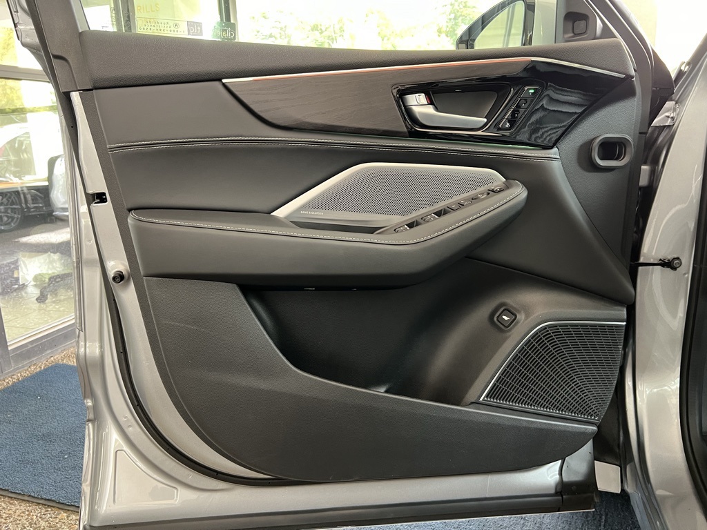 2026 Acura MDX Advance SH-AWD photo 10