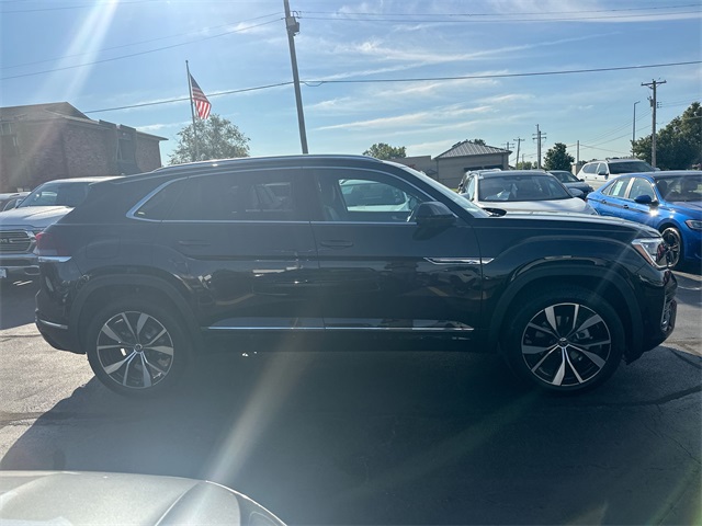 2025 Volkswagen Atlas Cross Sport SEL Premium R-Line photo 24