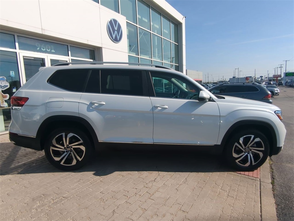 2022 Volkswagen Atlas SEL photo 8