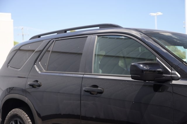 2025 Honda Pilot TrailSport photo 10