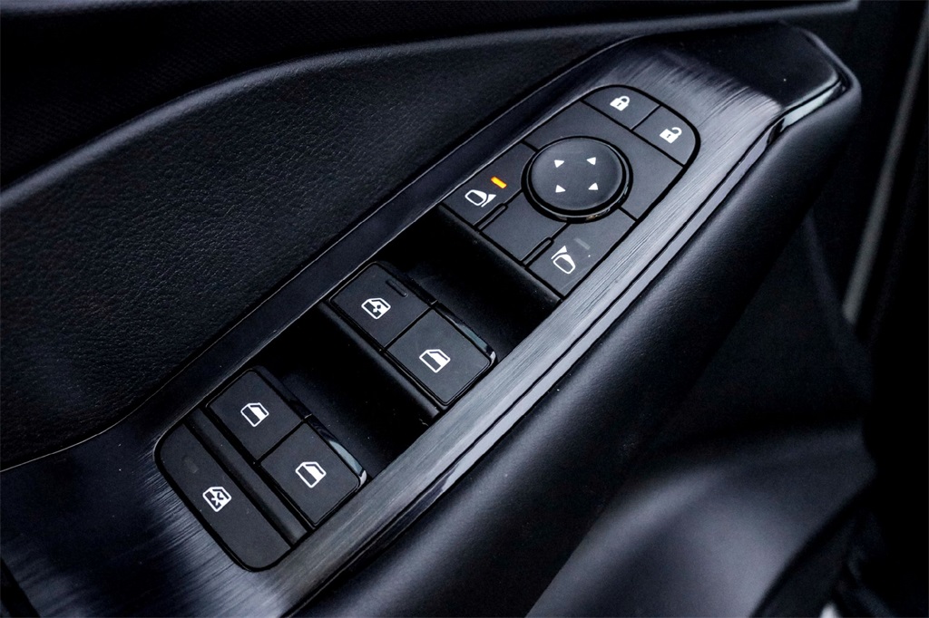 2025 Nissan Rogue S photo 8
