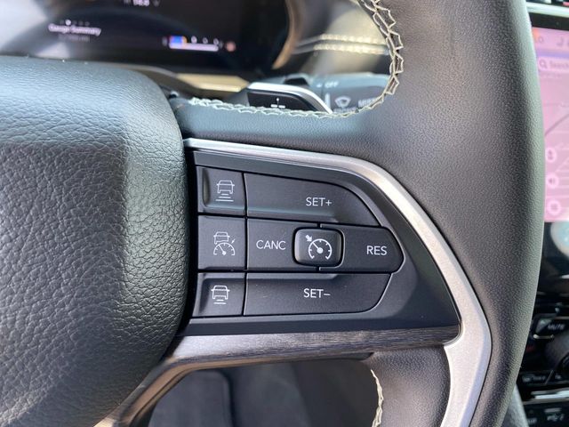 2023 Jeep Grand Cherokee Limited photo 15