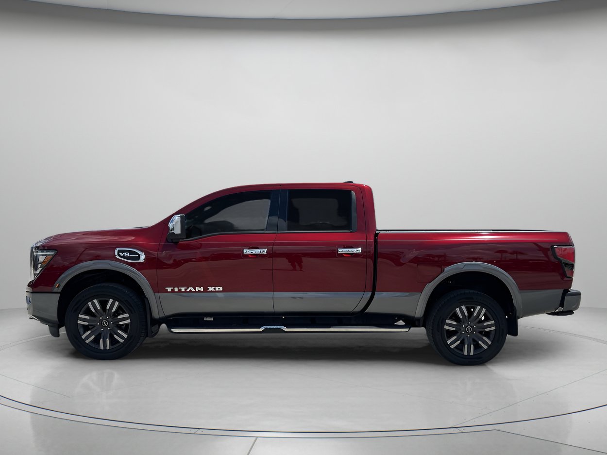 2023 Nissan Titan Platinum Reserve Crew Cab photo 4