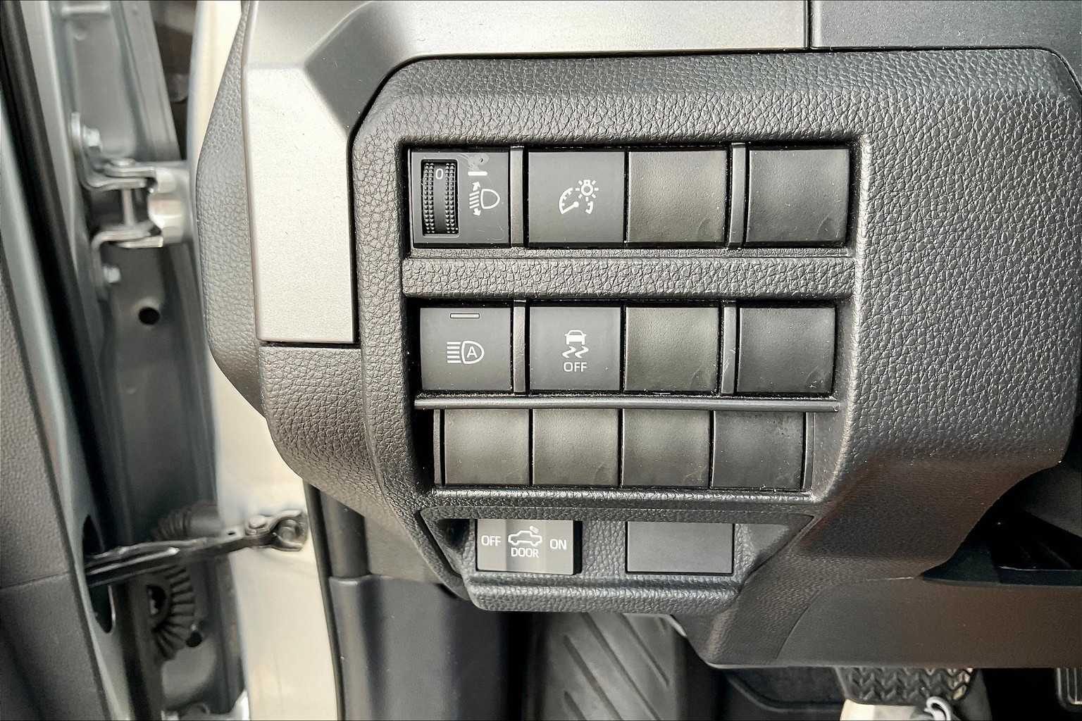 2024 Toyota Tacoma SR5 photo 30