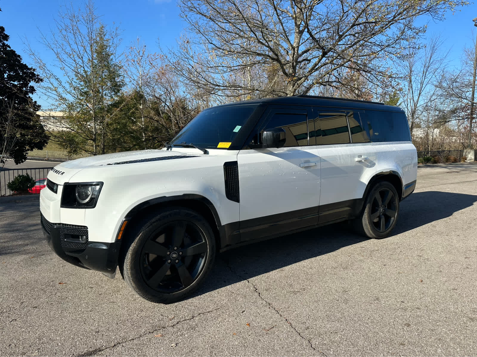 2024 Land Rover Defender X-Dynamic SE's photo