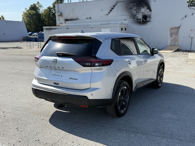 2024 Nissan Rogue SV photo 4