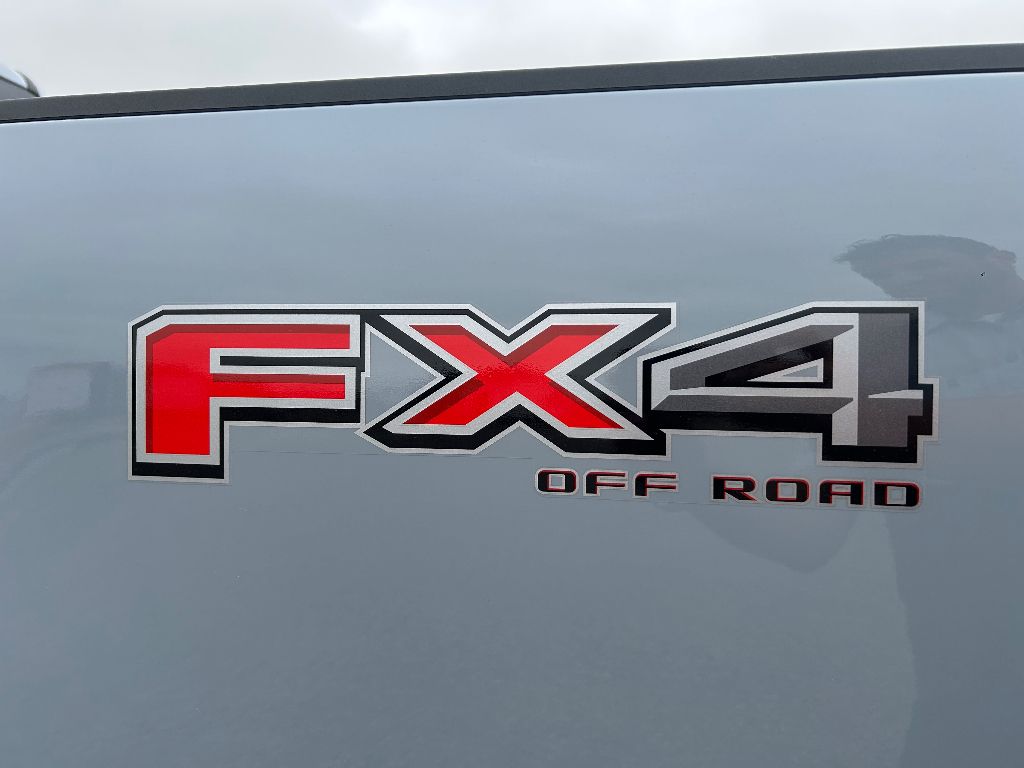 2026 Ford F-350 Lariat photo 2