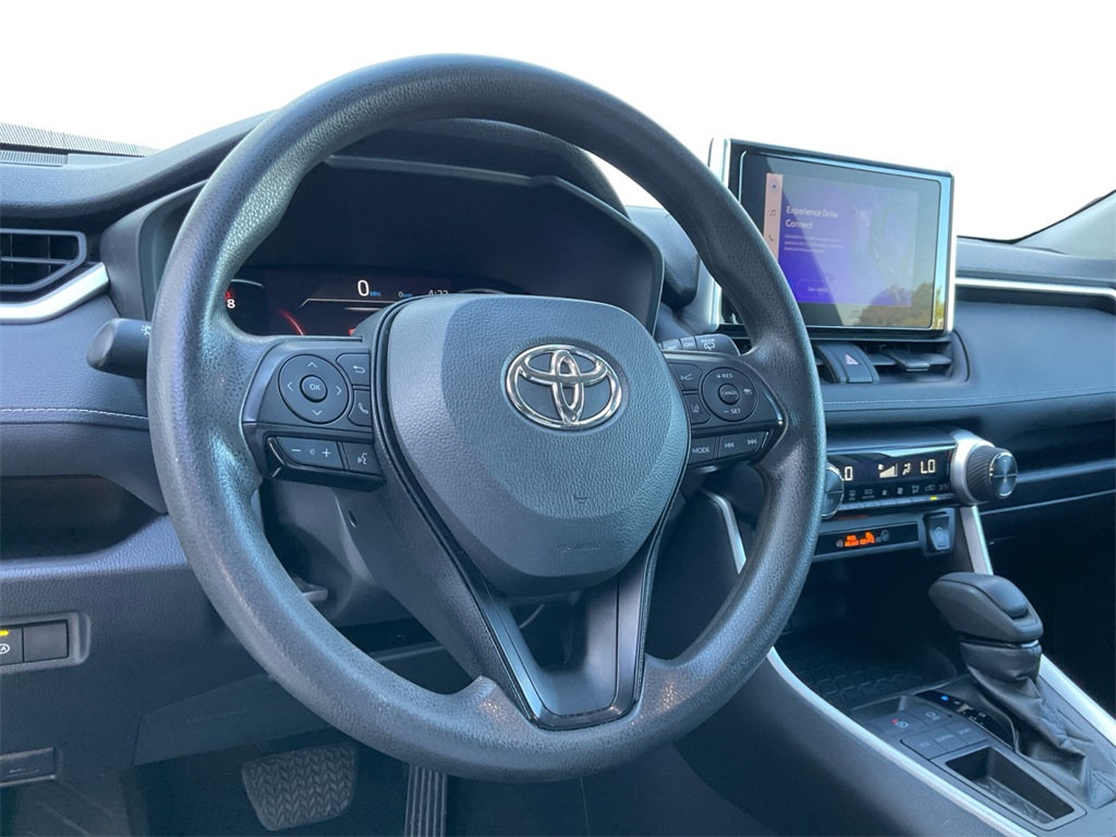 2023 Toyota RAV4 XLE photo 14