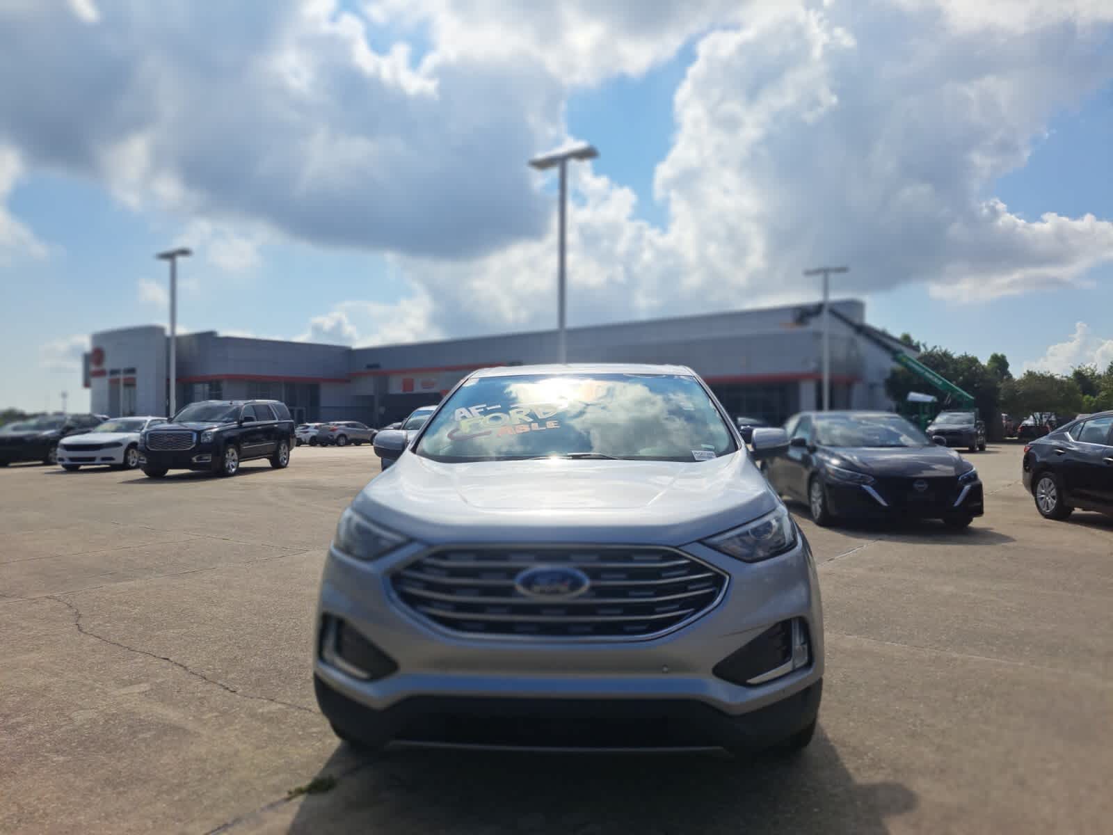 2022 Ford Edge Titanium photo 2
