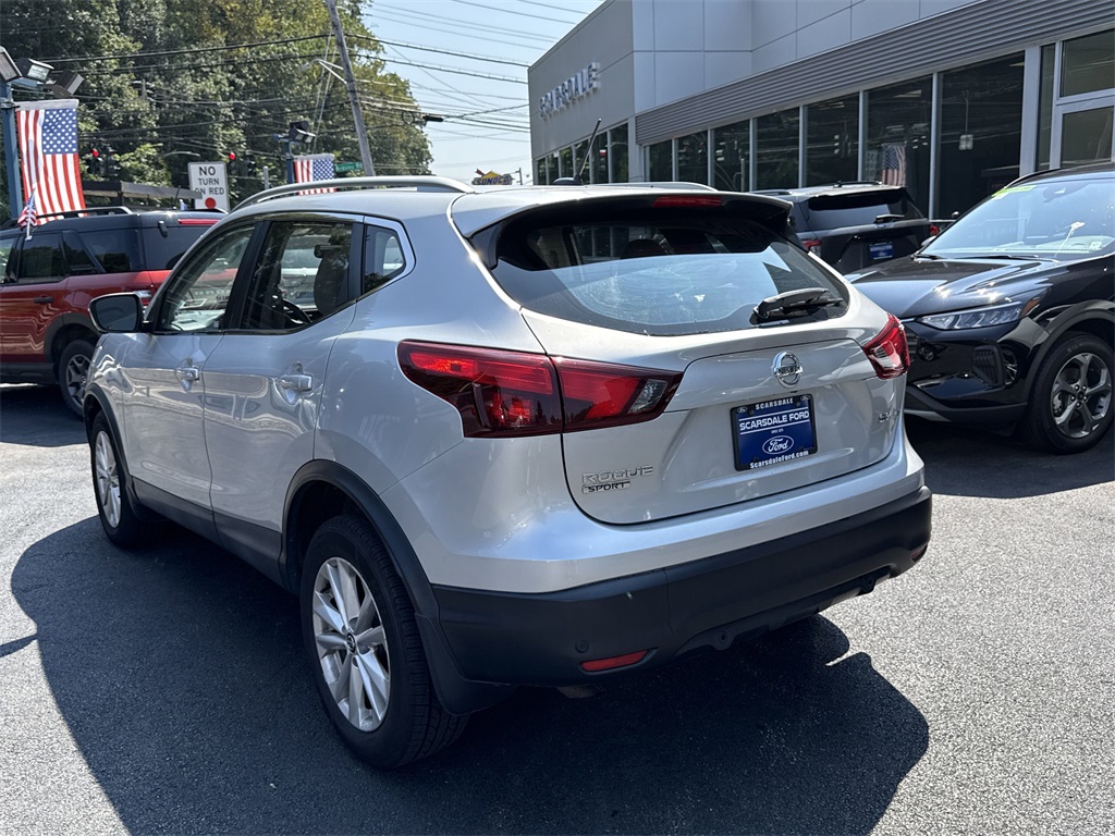2019 Nissan Rogue Sport SV photo 4