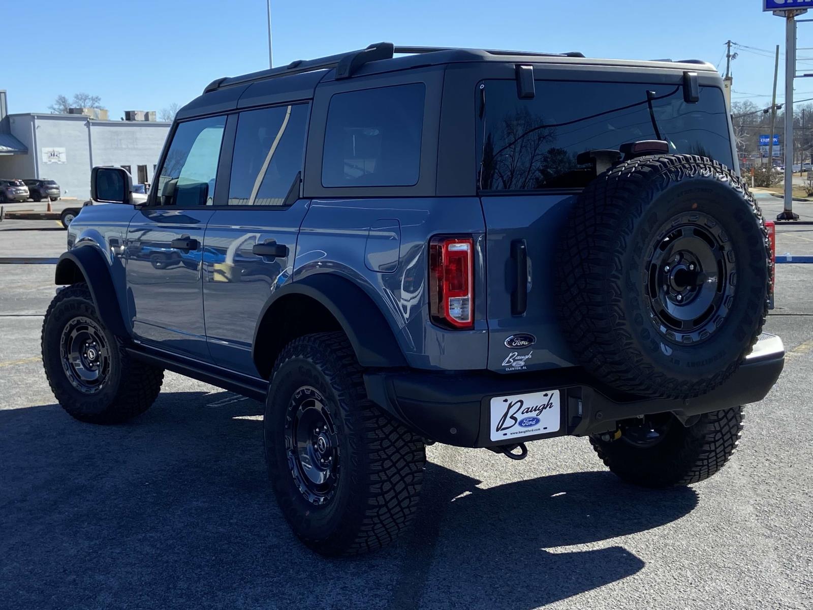 2024 Ford Bronco Black Diamond photo 3