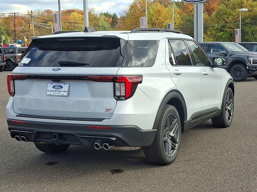 2026 Ford Explorer ST photo 2