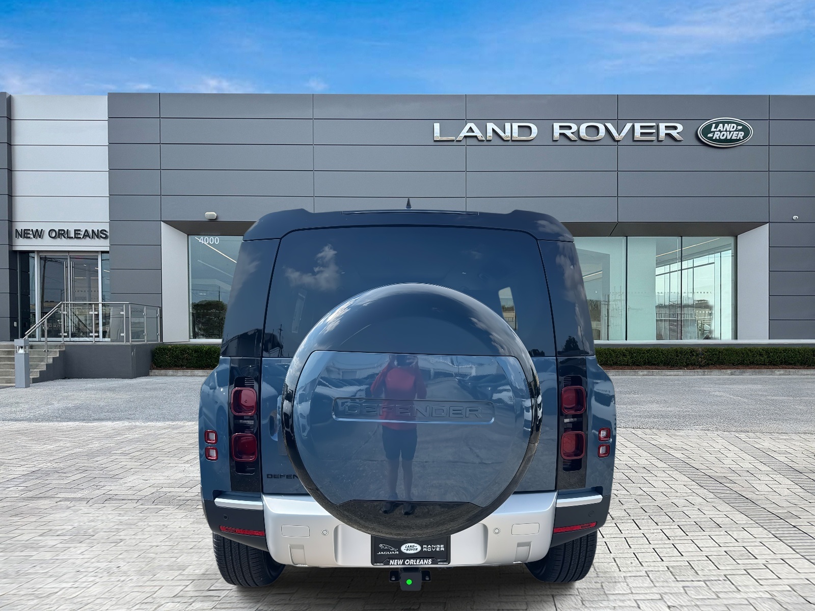 2025 Land Rover Defender 110 S photo 6