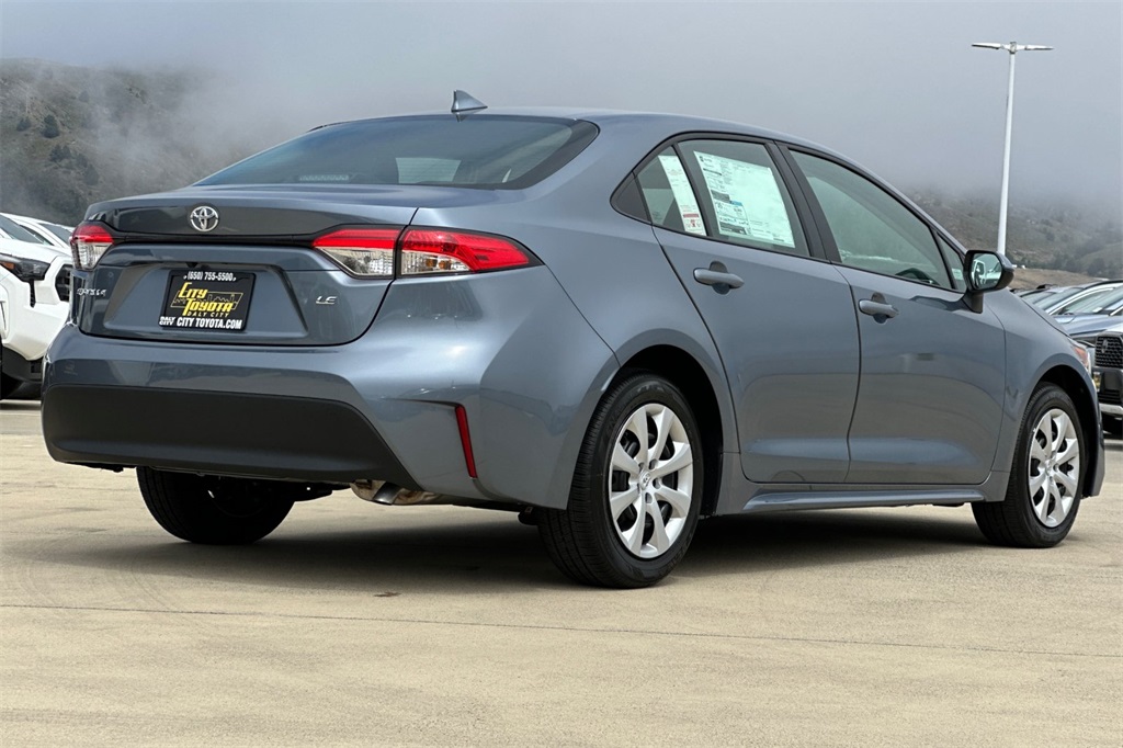 2025 Toyota Corolla LE photo 4