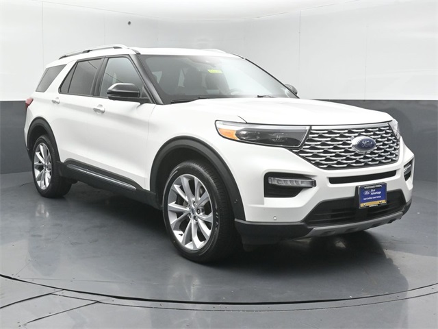2022 Ford Explorer Platinum's photo