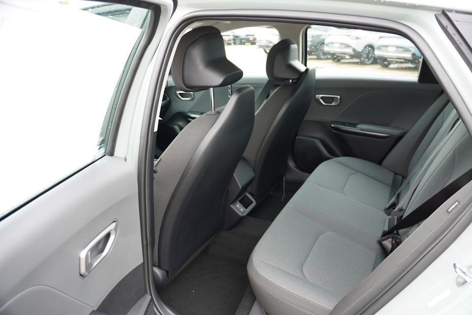 2025 Kia K4 LXS photo 11