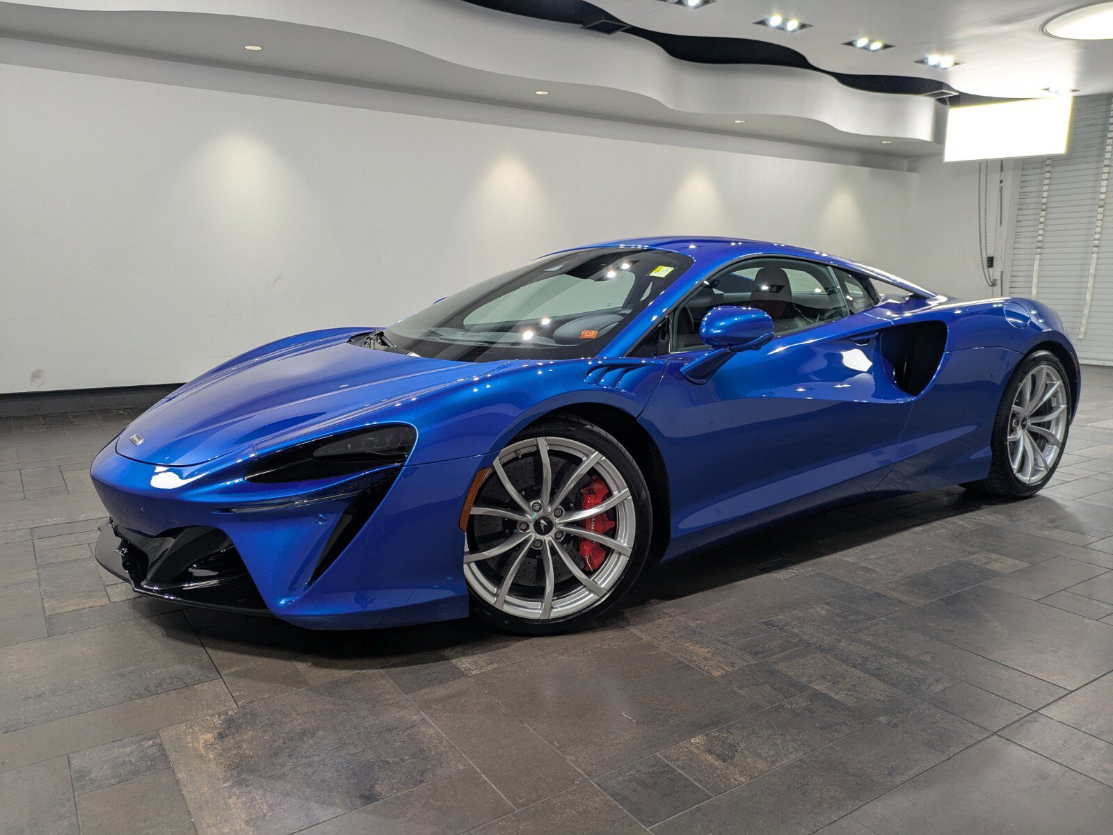2023 McLaren Artura